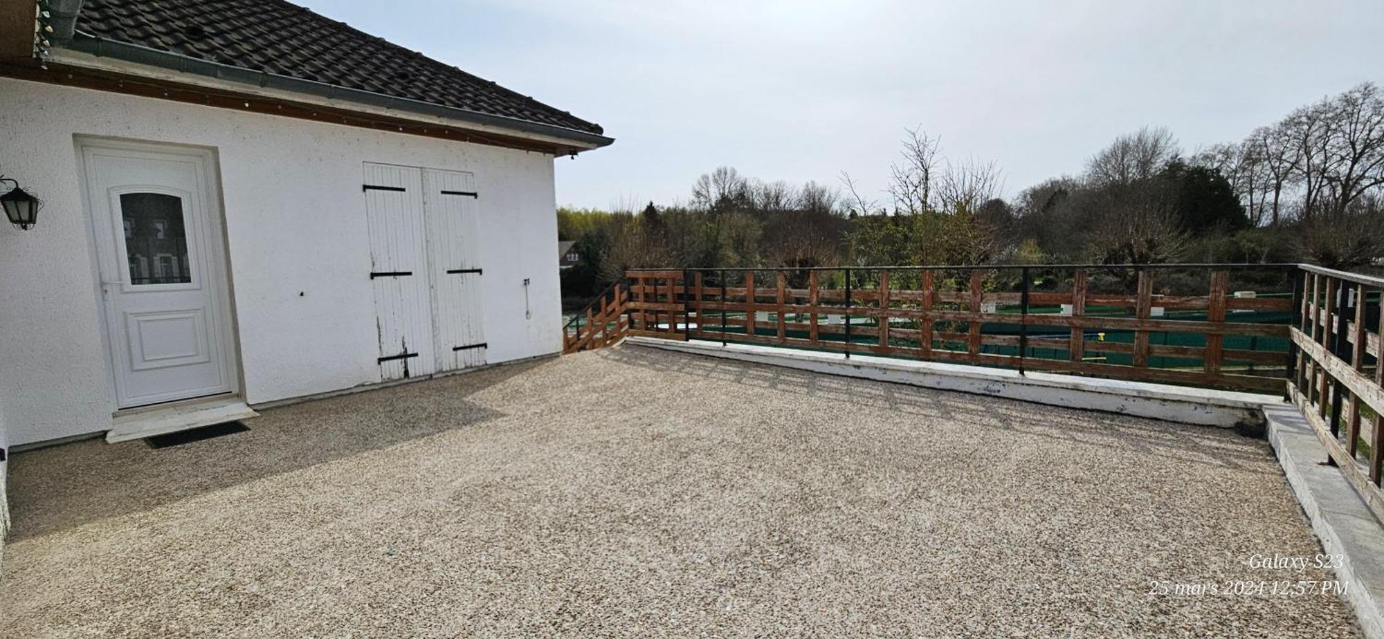 Pavillon Avec Jardin Clos Au Bord De L'Yonne Coulanges-sur-Yonne Luaran gambar